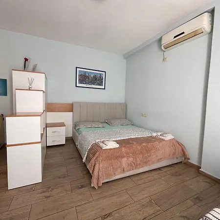 Appartamento Enjoy Travel Cute Tirana